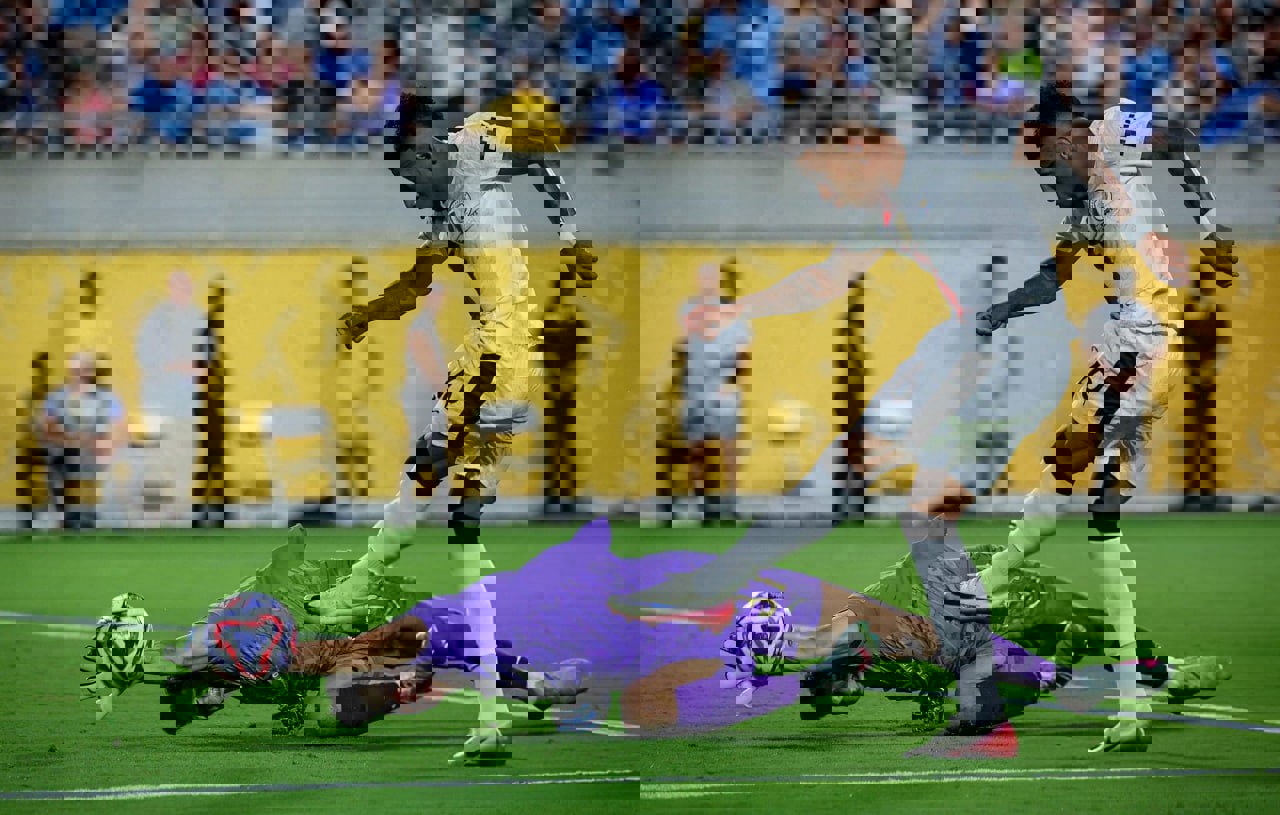 2204011