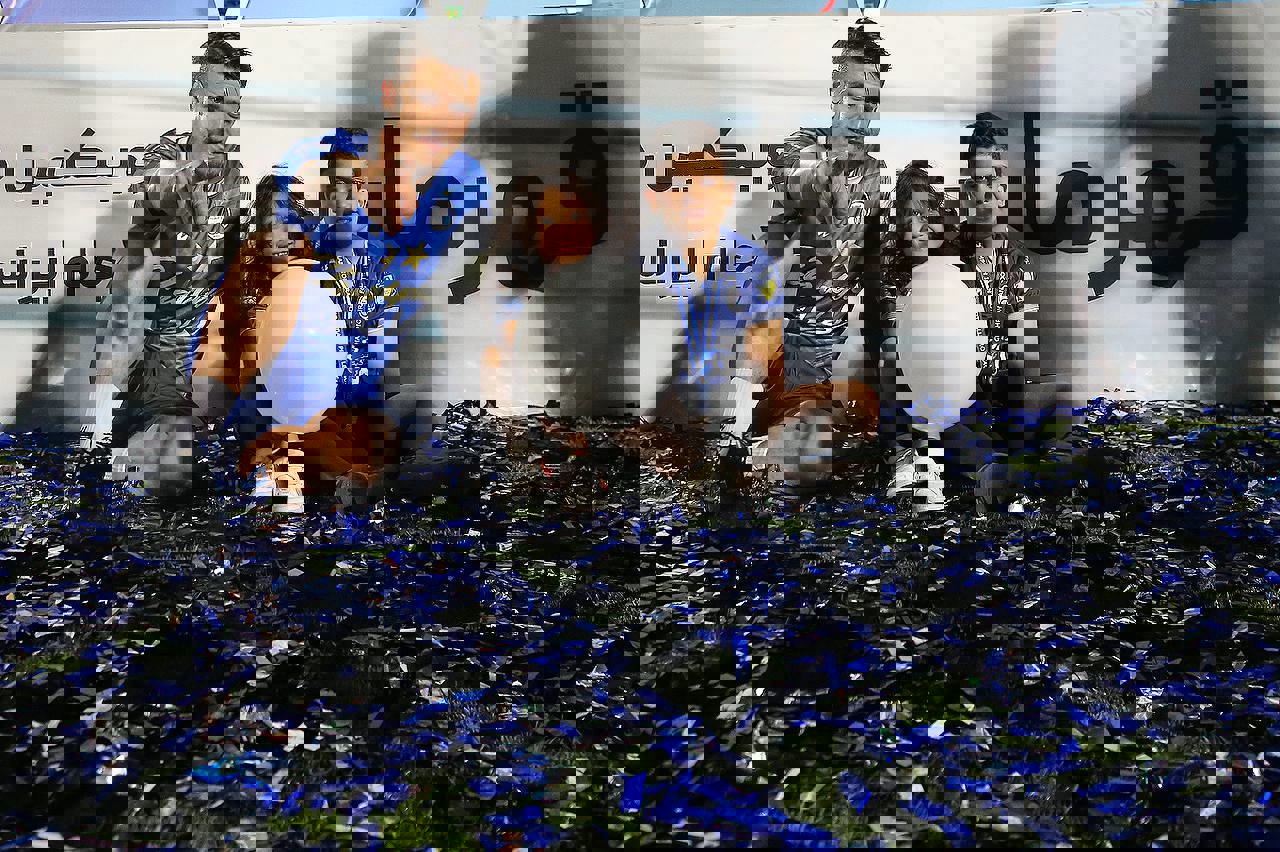 2204049