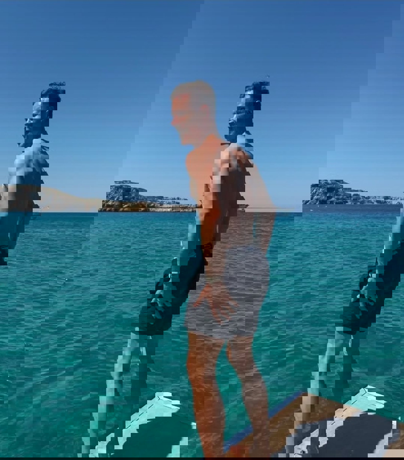 2204031