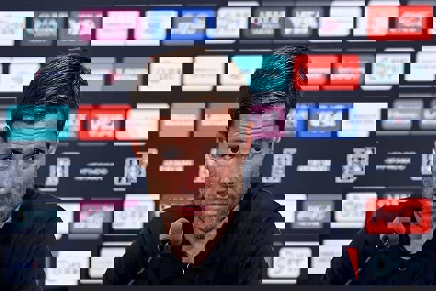 2204121