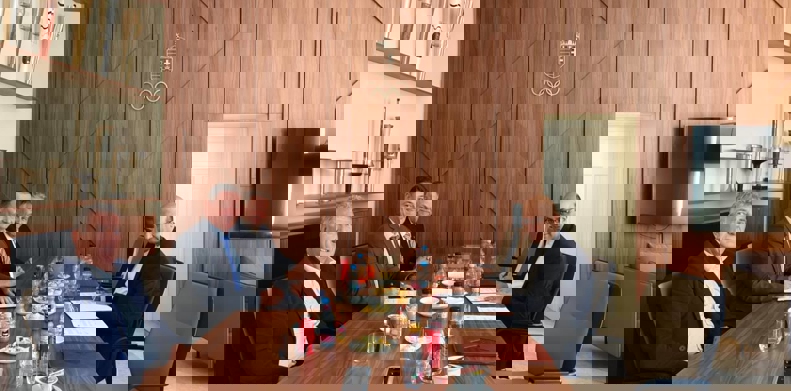 2204232