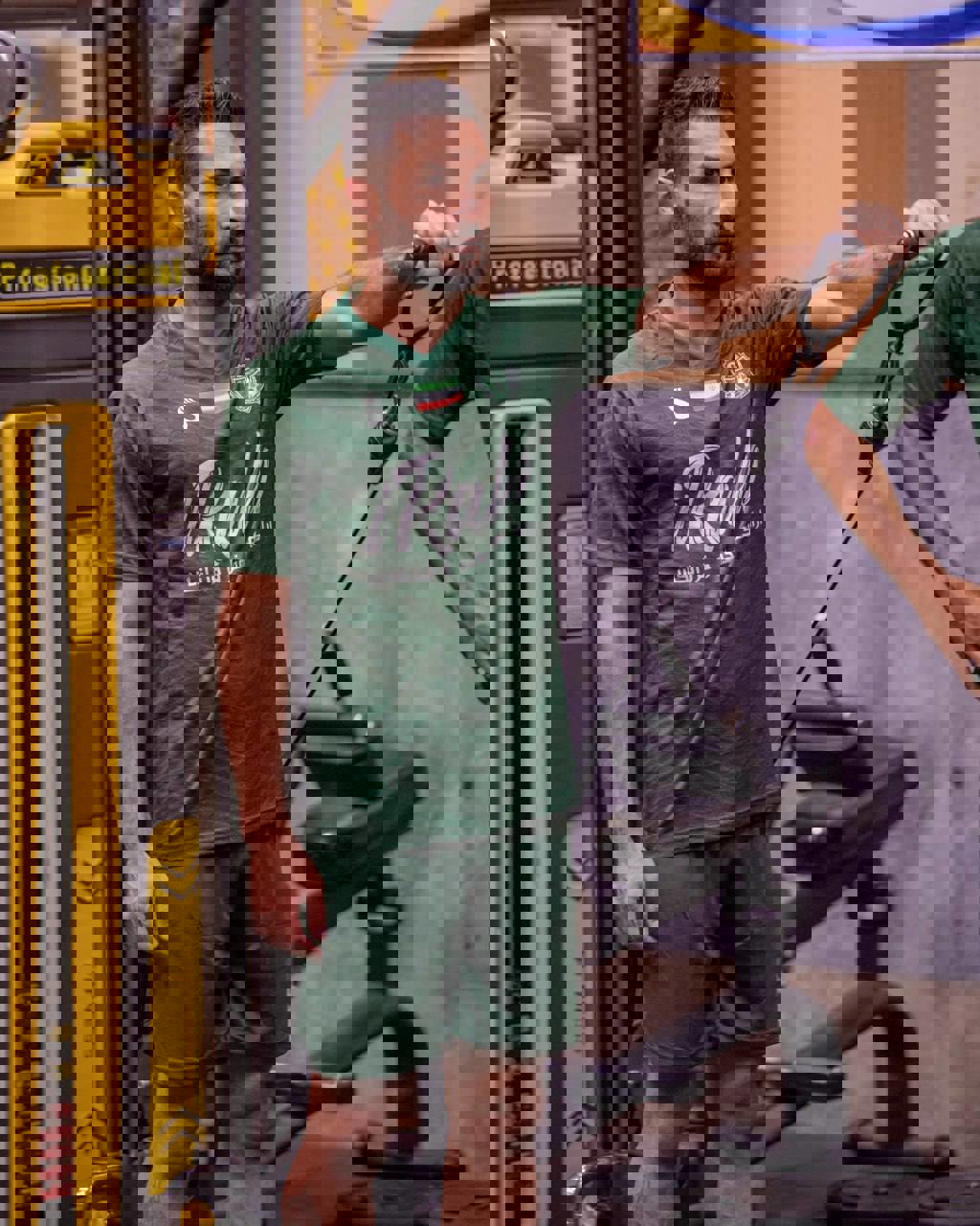 2204284