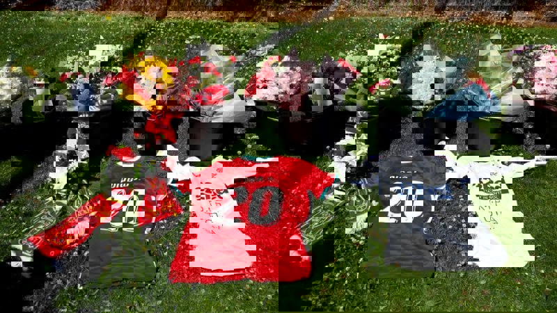 2204472