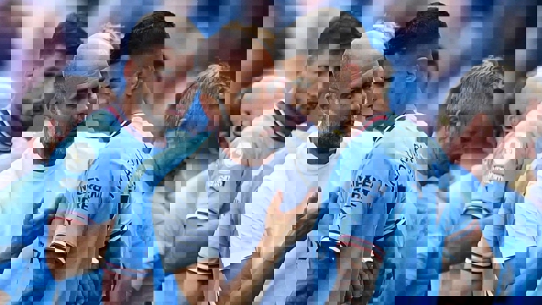 2204568