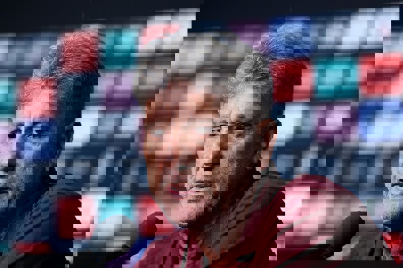 2204566