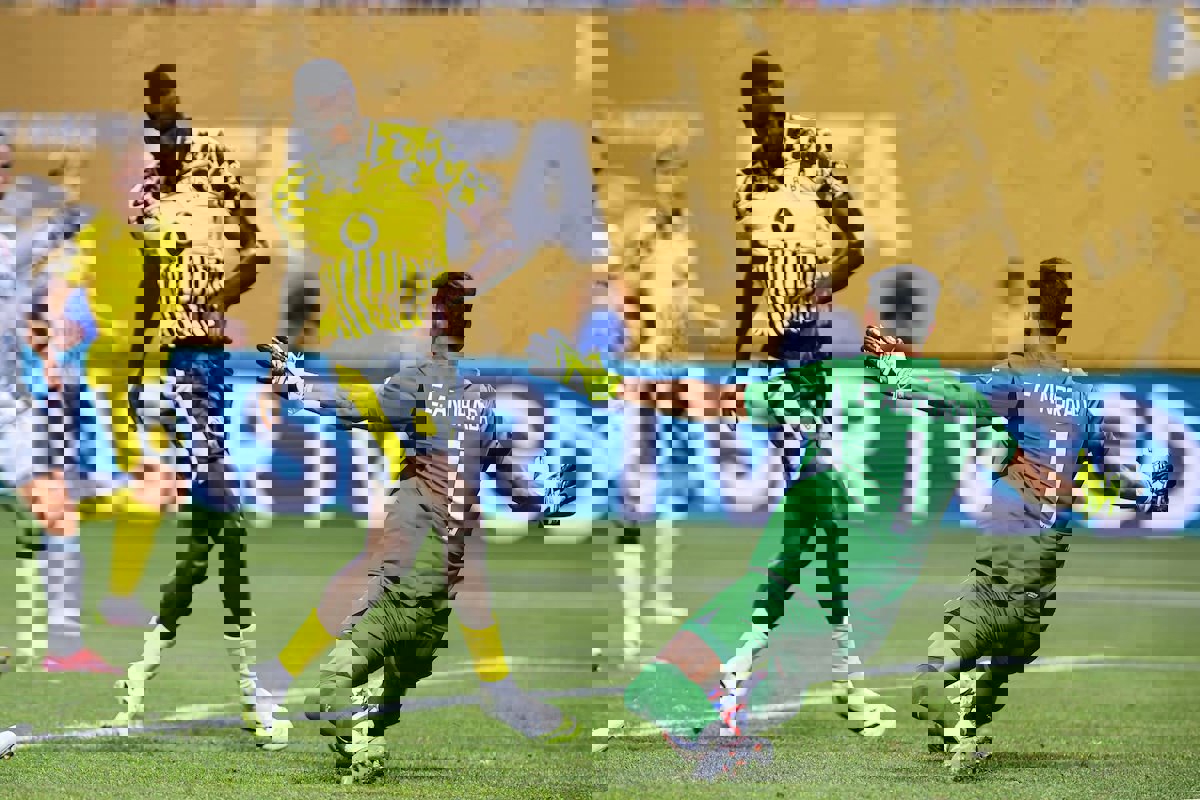2204579