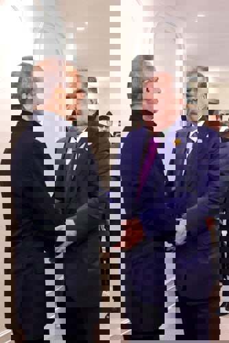 2204702