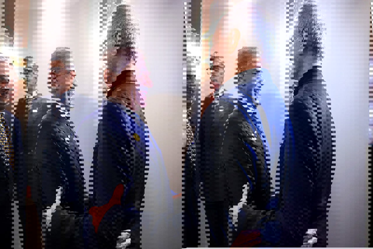 2204701
