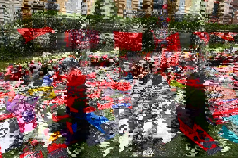 2204668