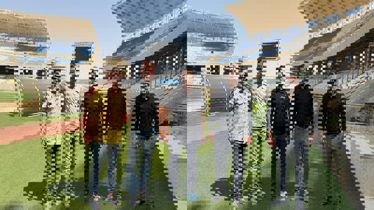2204696