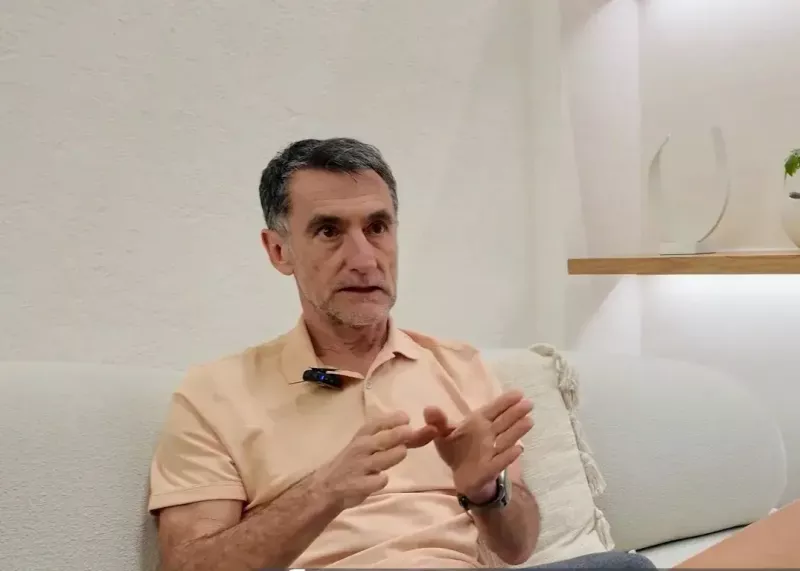 یکی از بهترین تجربه‌های کاری‌ام در ایران بود؛/ پین: بازیکنان استقلال یادگیری را بغل می‌کردند
