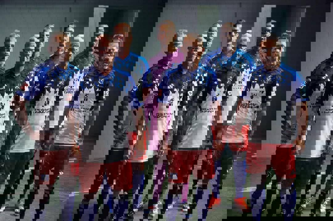 2204761