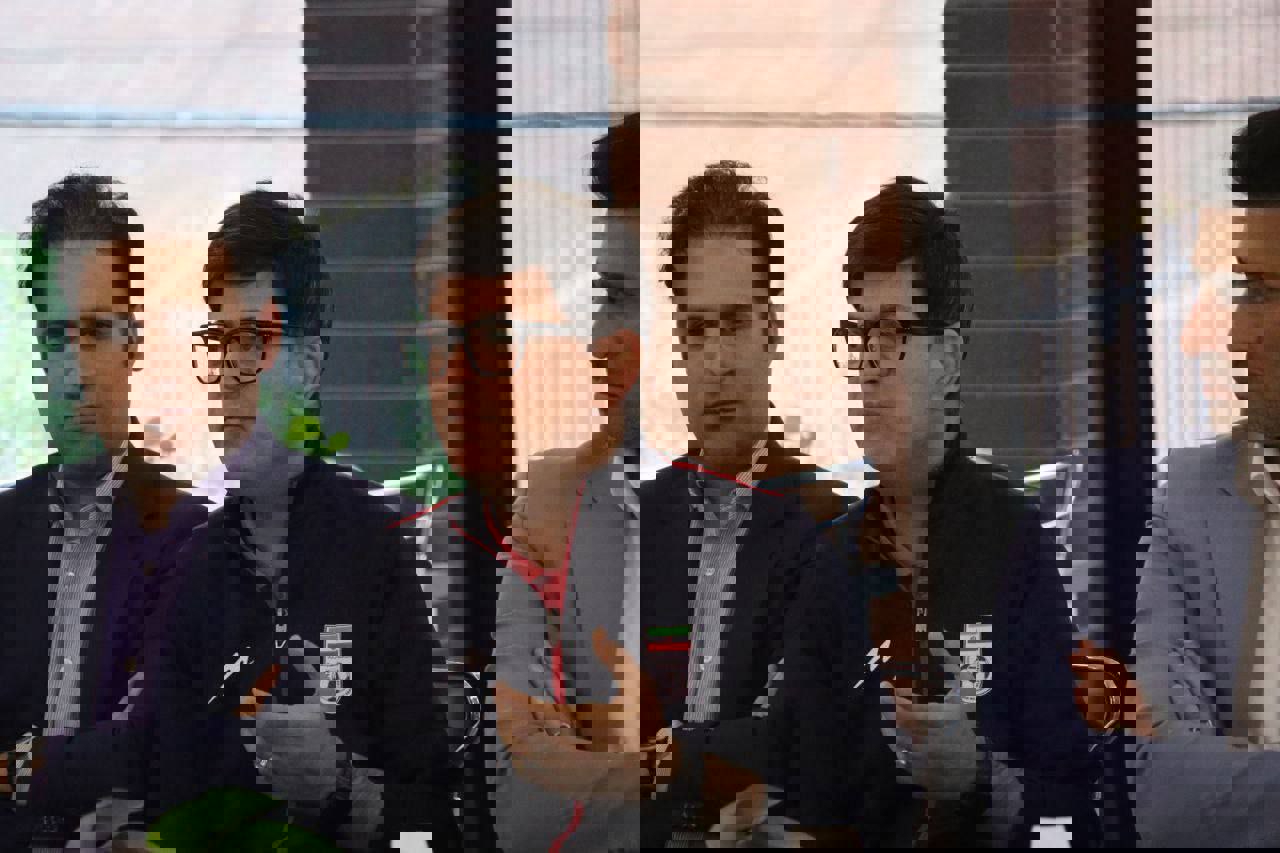 2204723