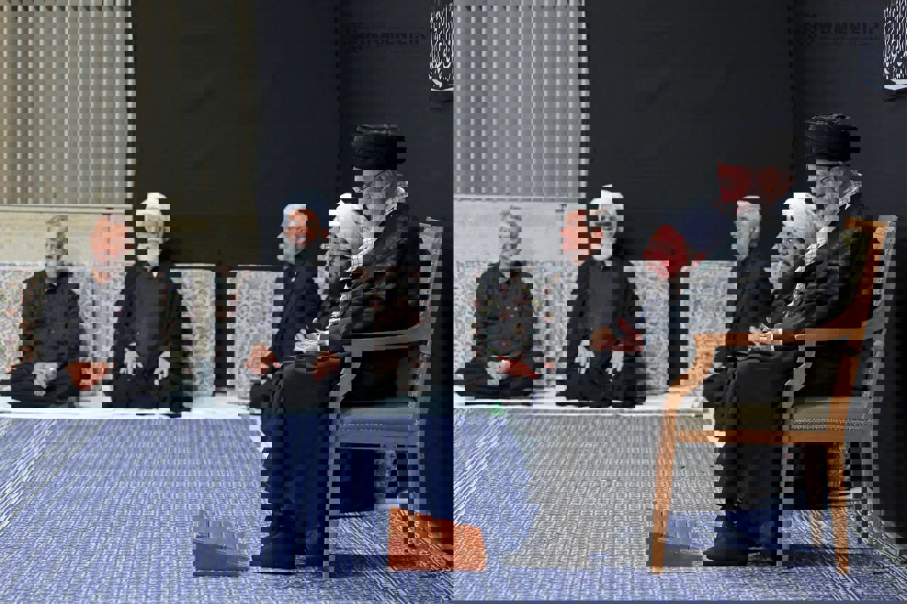2205041