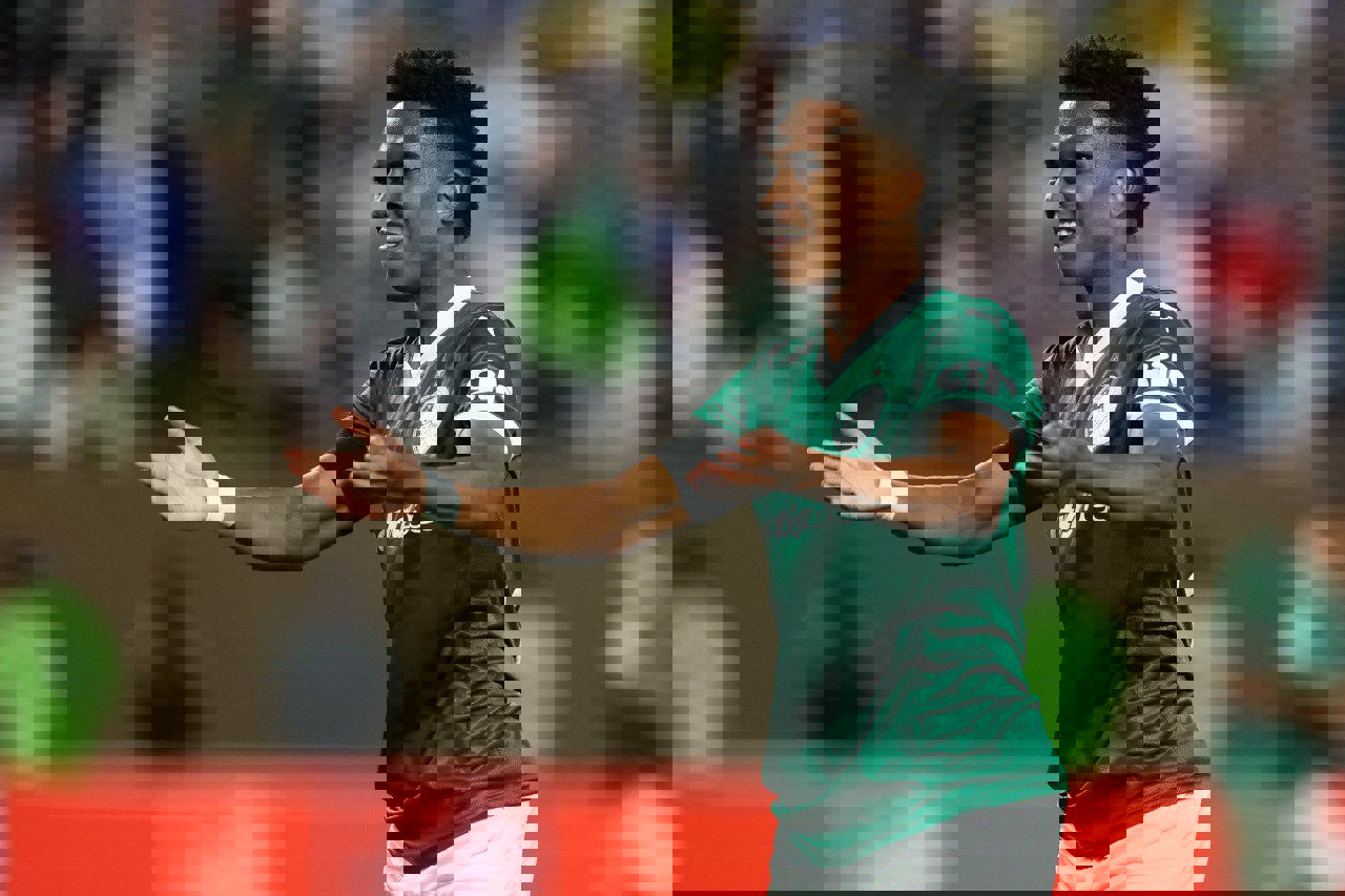 2204837