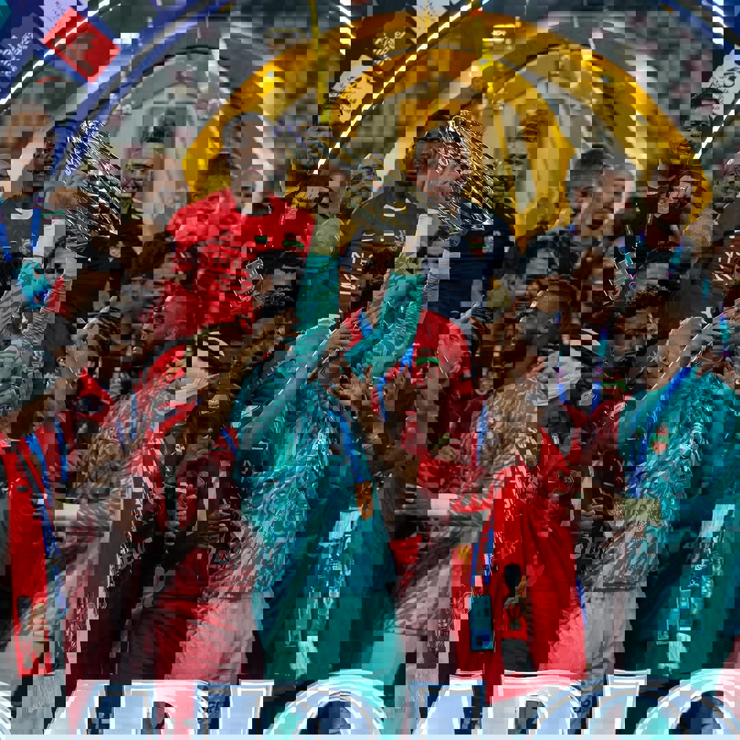 2204861