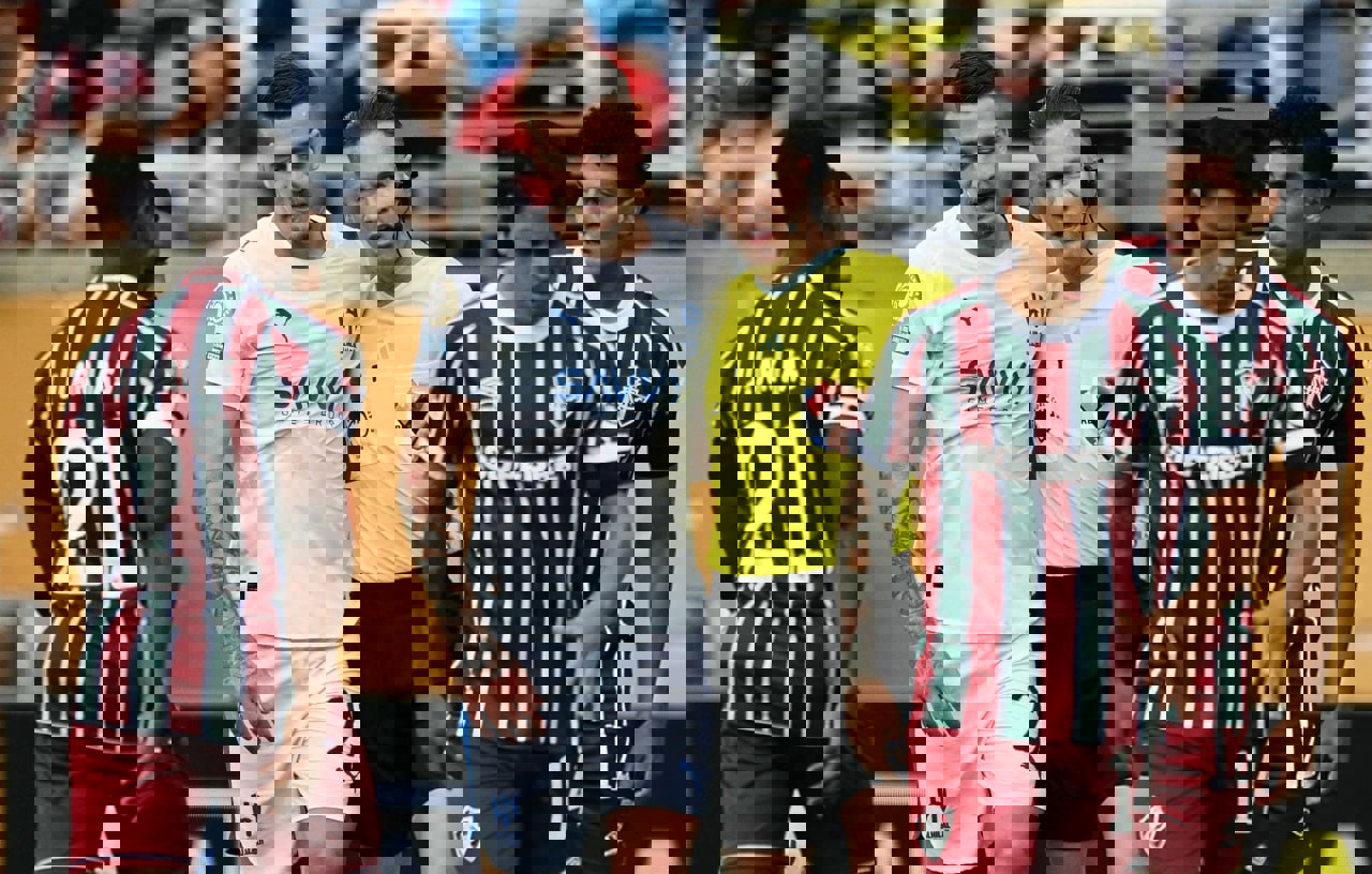 2204869