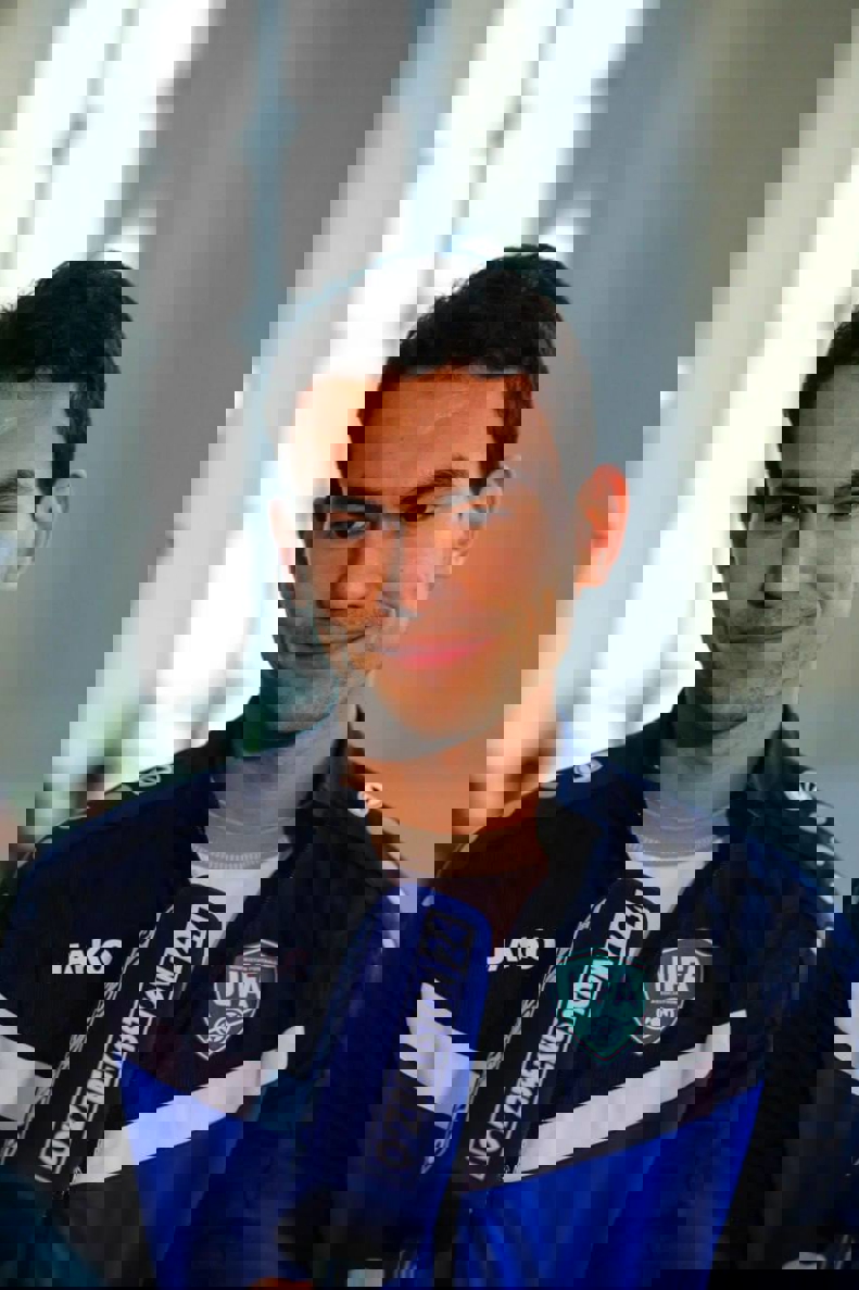 2204897