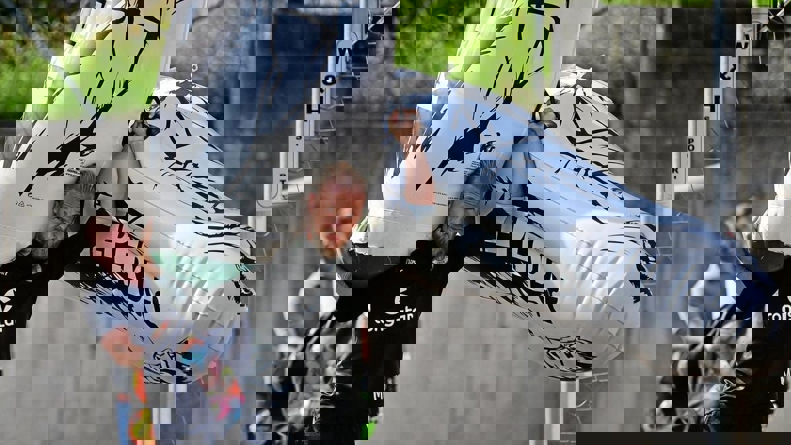 2205018
