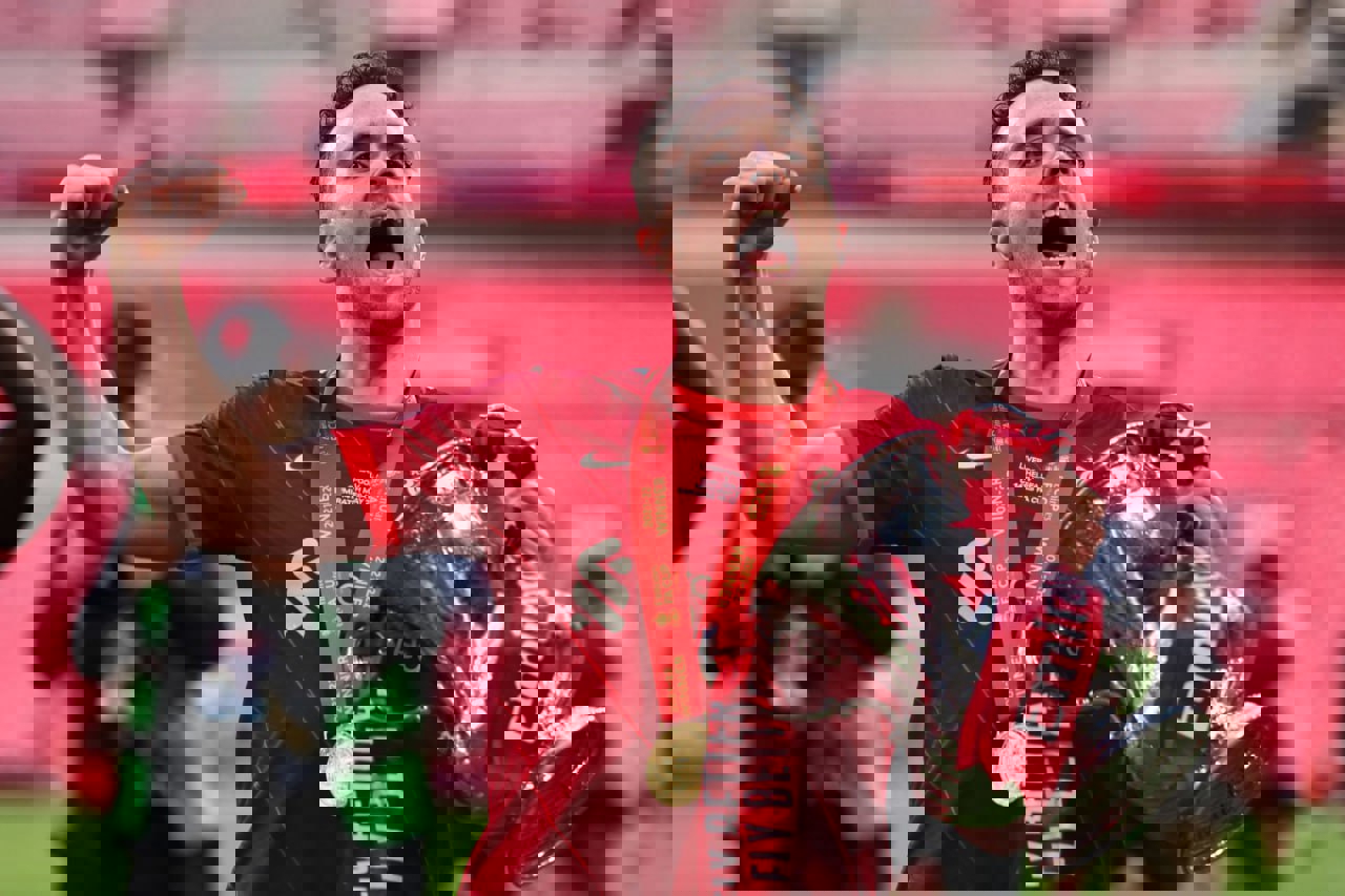 2204968