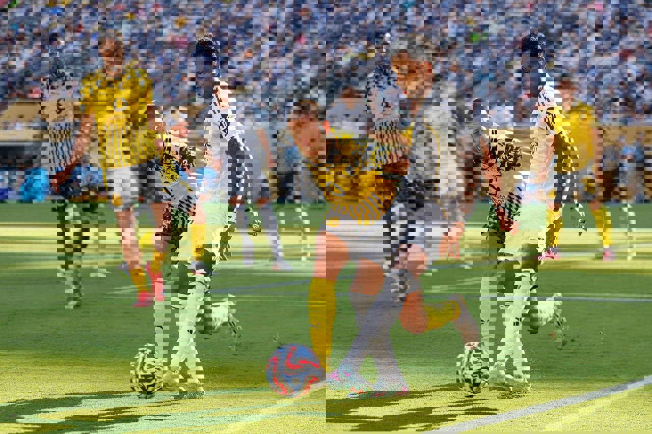 2205257