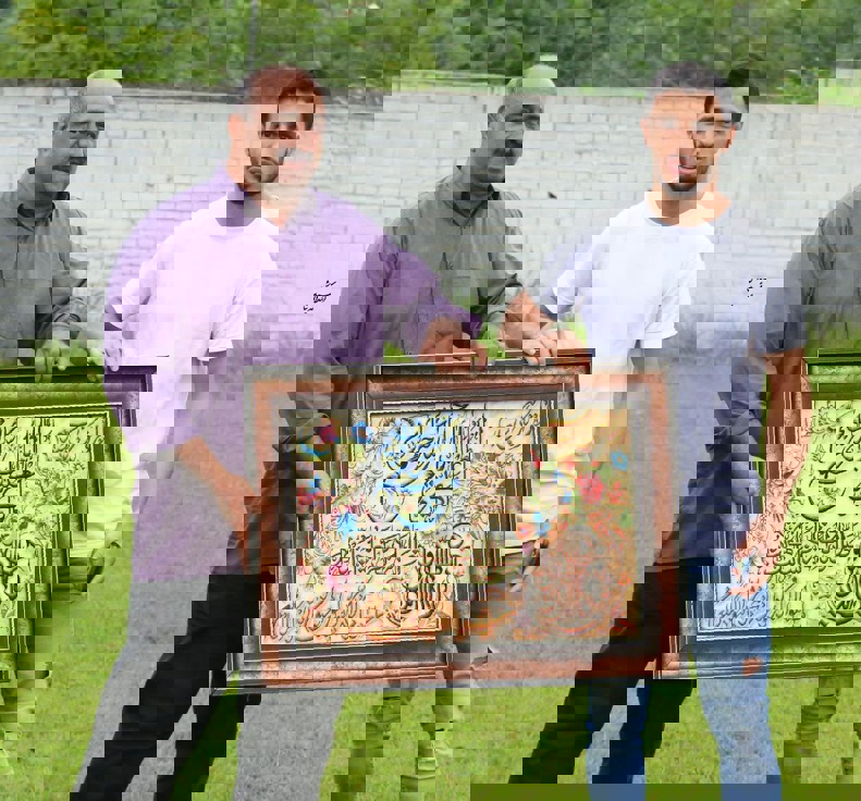 2205077