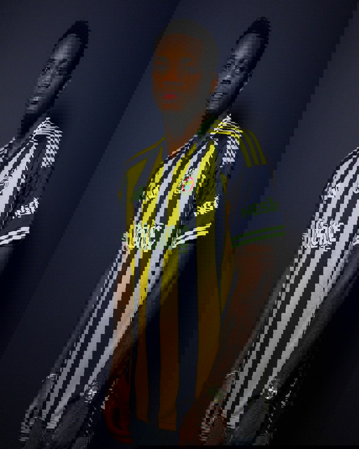 2205298