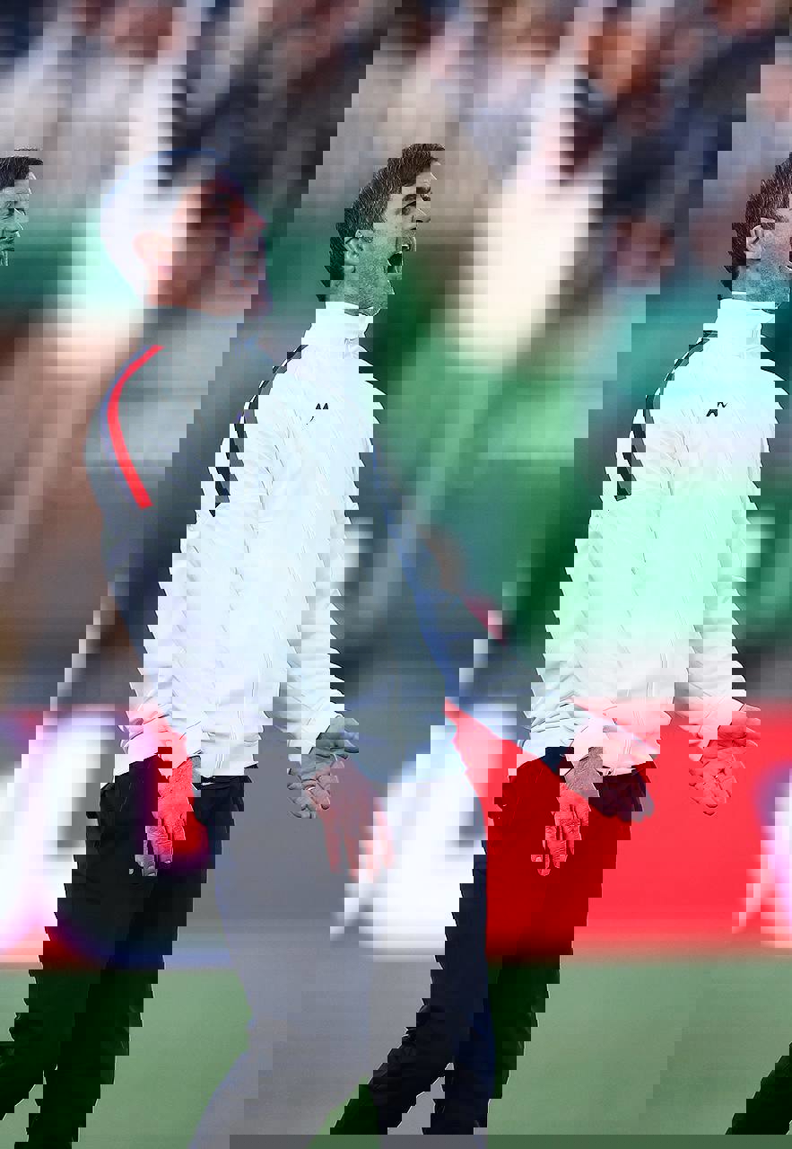 2205596