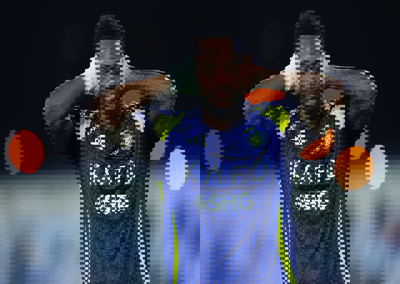 2205300