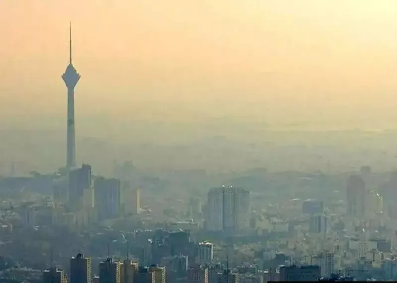 سایه گرد و غبار بر همنشینی تهرانی‌ها / از امروز تا پنج‌شنبه هوا شفاف نیست
