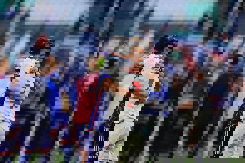 2205402