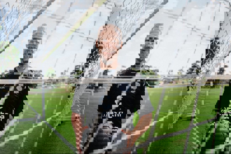 2205372