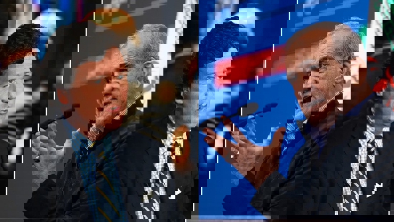 2205435