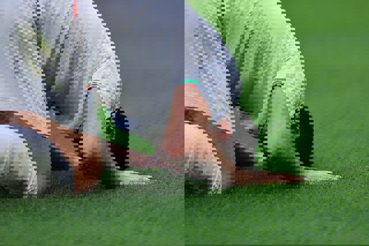 2205403