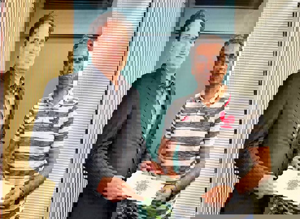 2205398