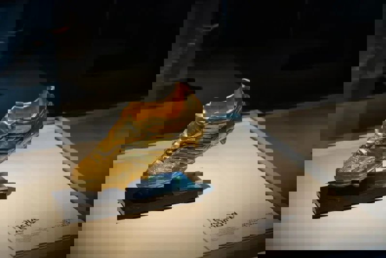 2205579