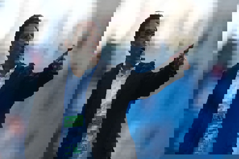 2205544