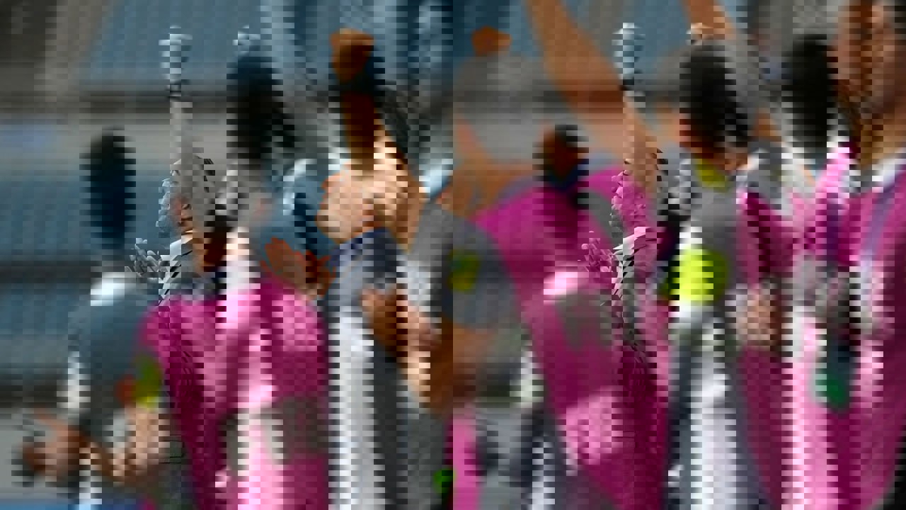 2205586