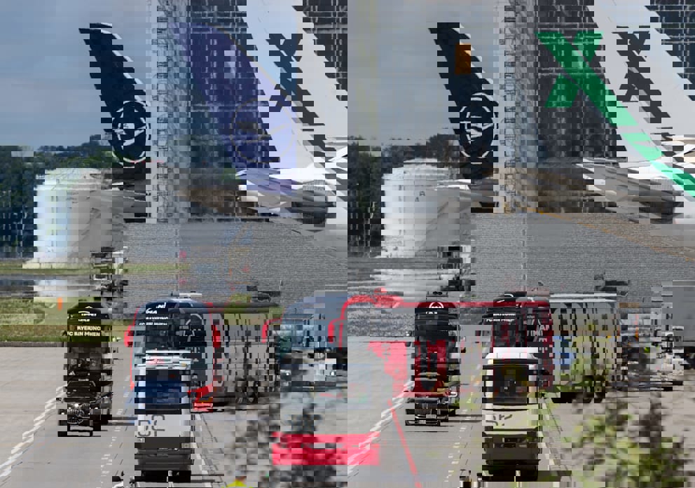 2205553