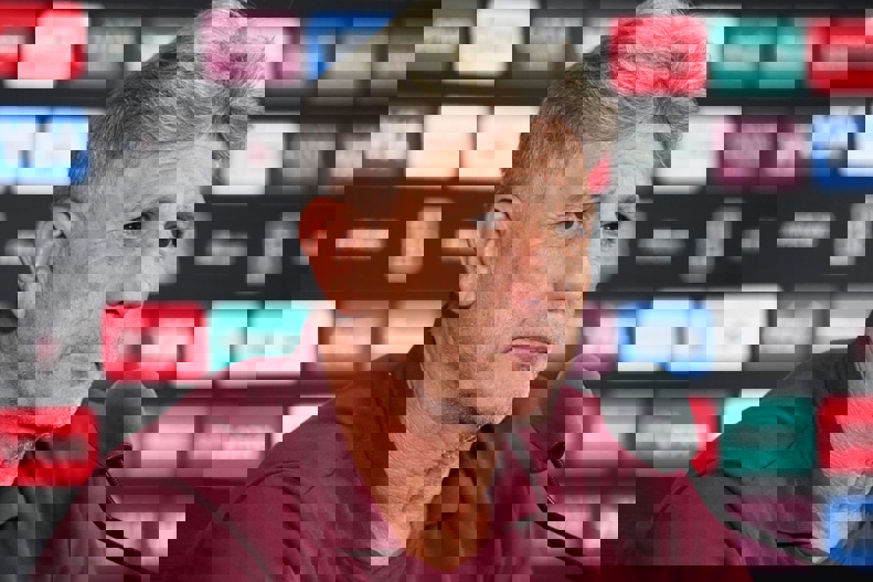 2205606