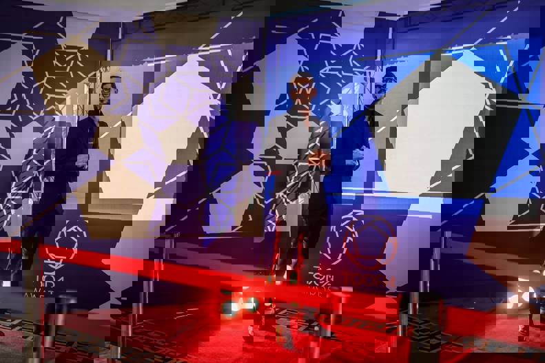 2205661
