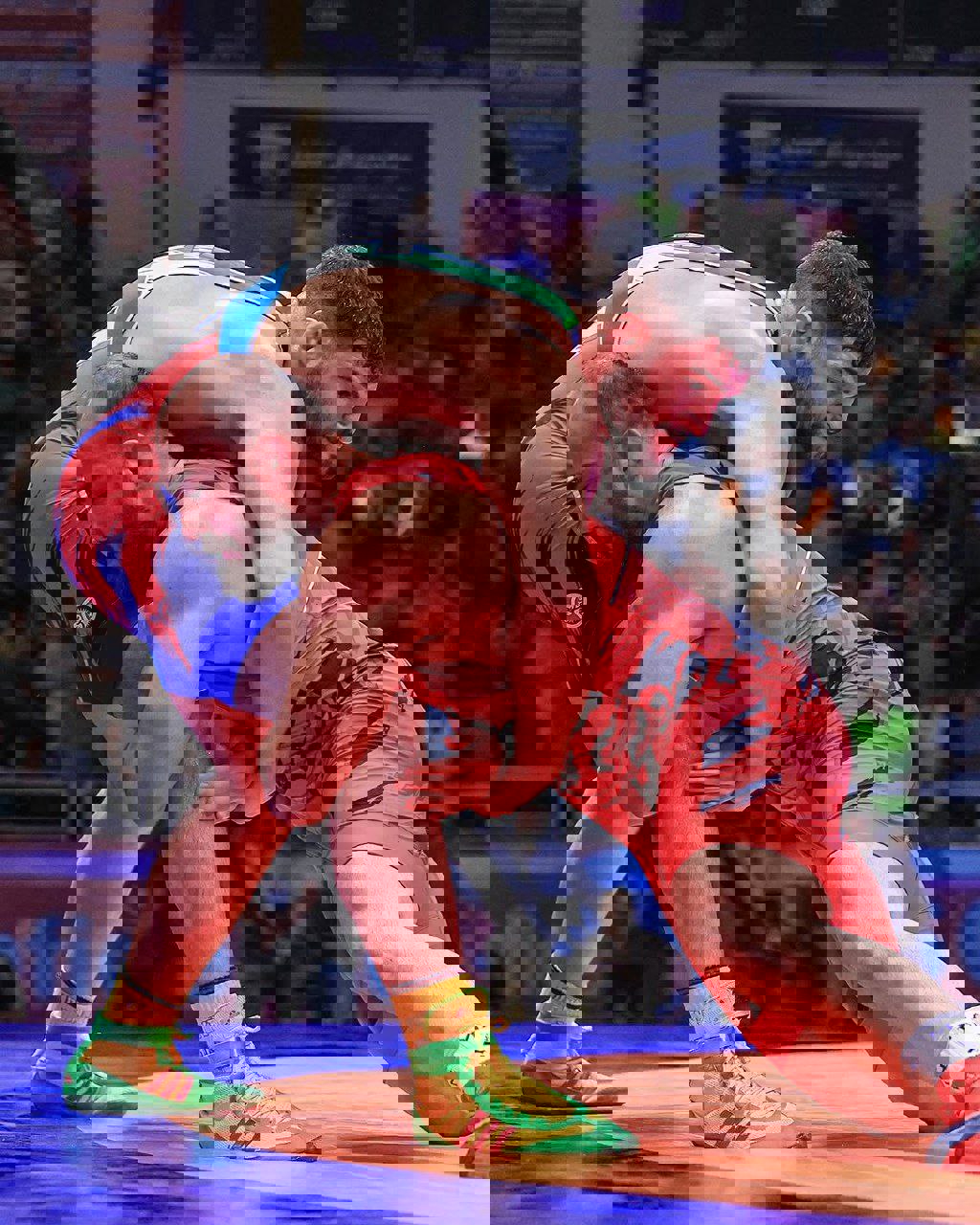 2205716