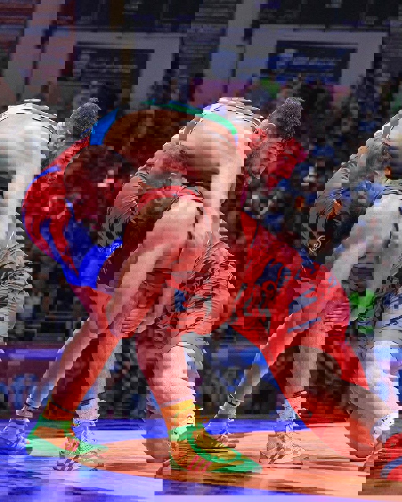 2205716