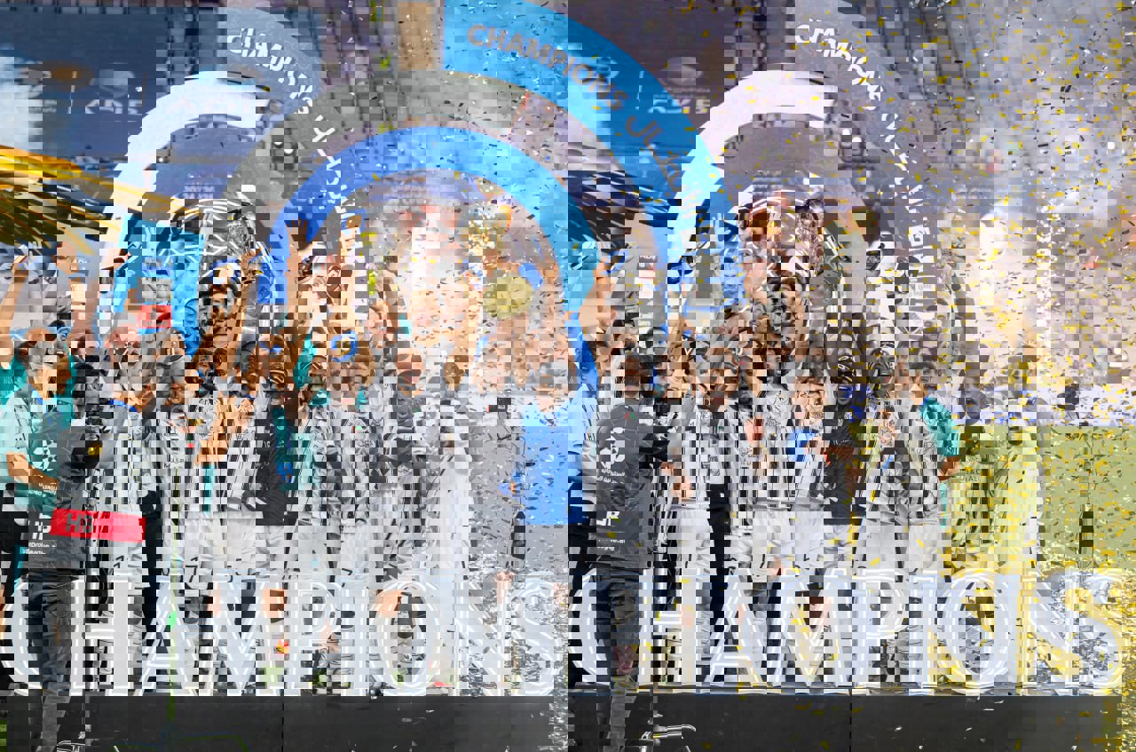 2205747
