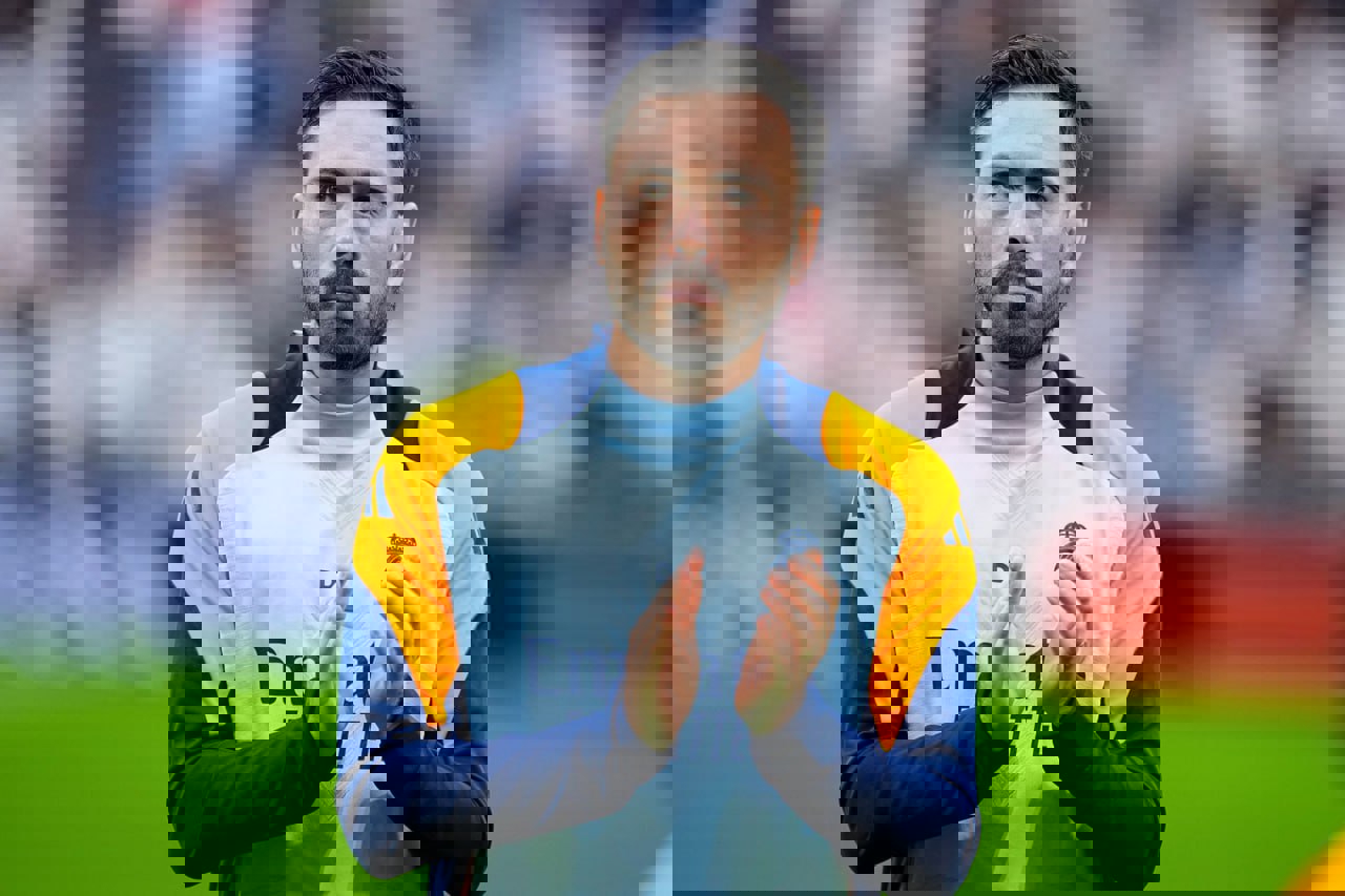 2205877