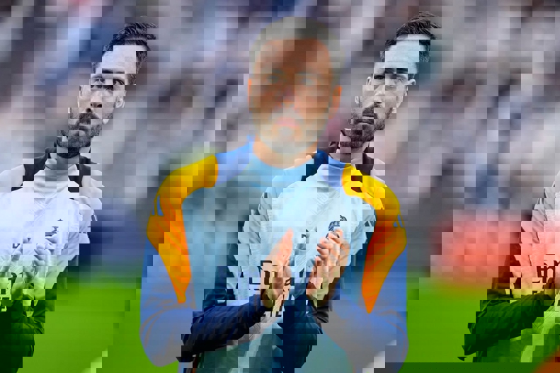 2205877