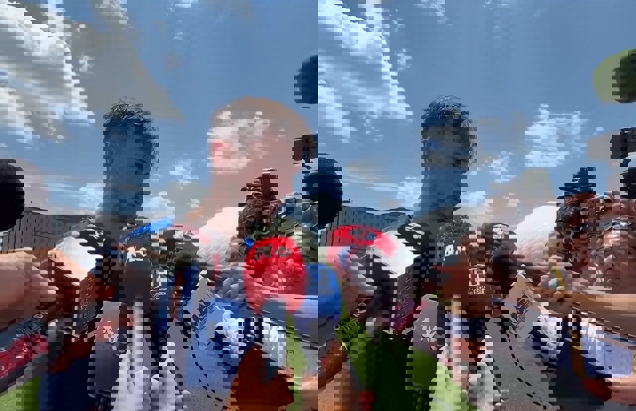 2205887