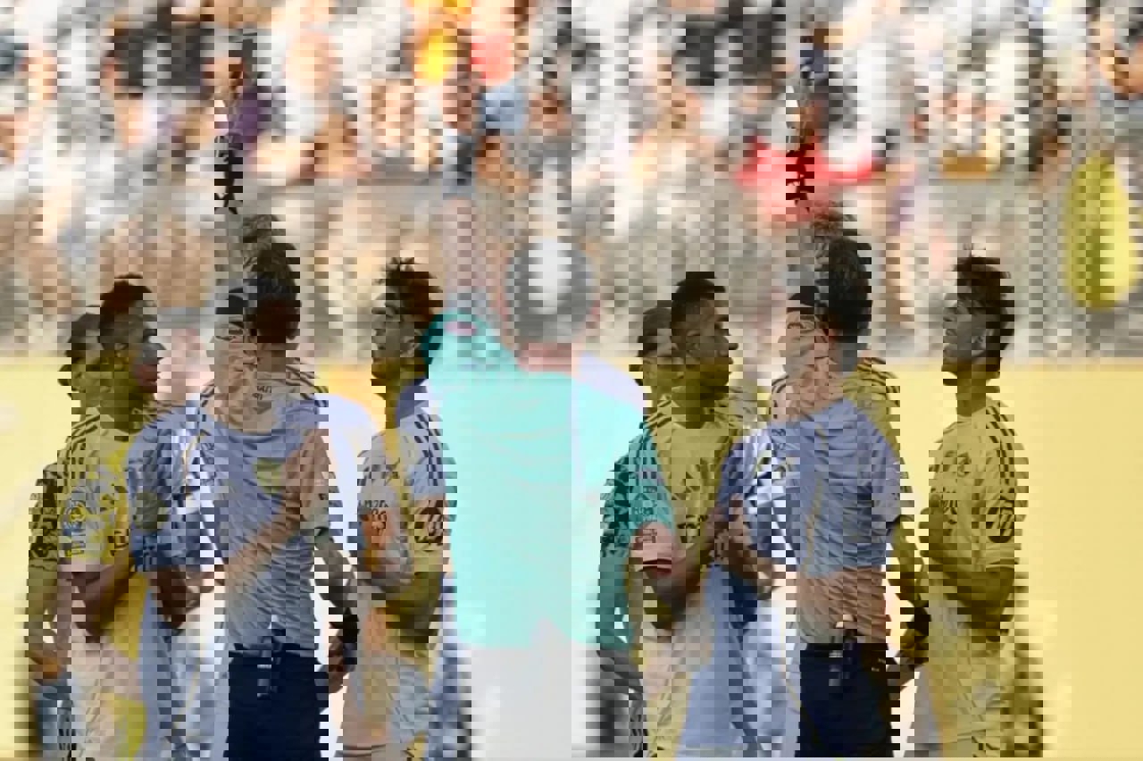 2205872