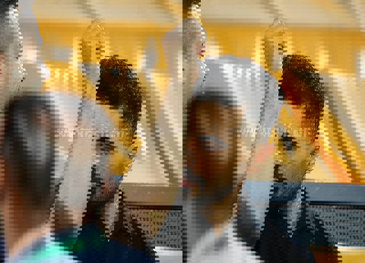 2205958