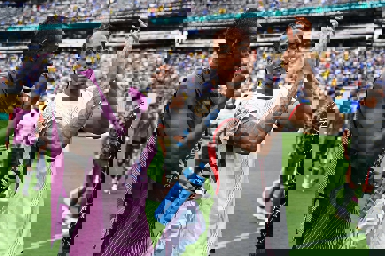 2205954